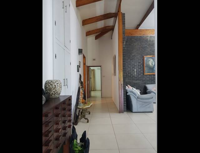 5 BEDROOM FREESTANDING FOR SALE IN CLANSTHAL